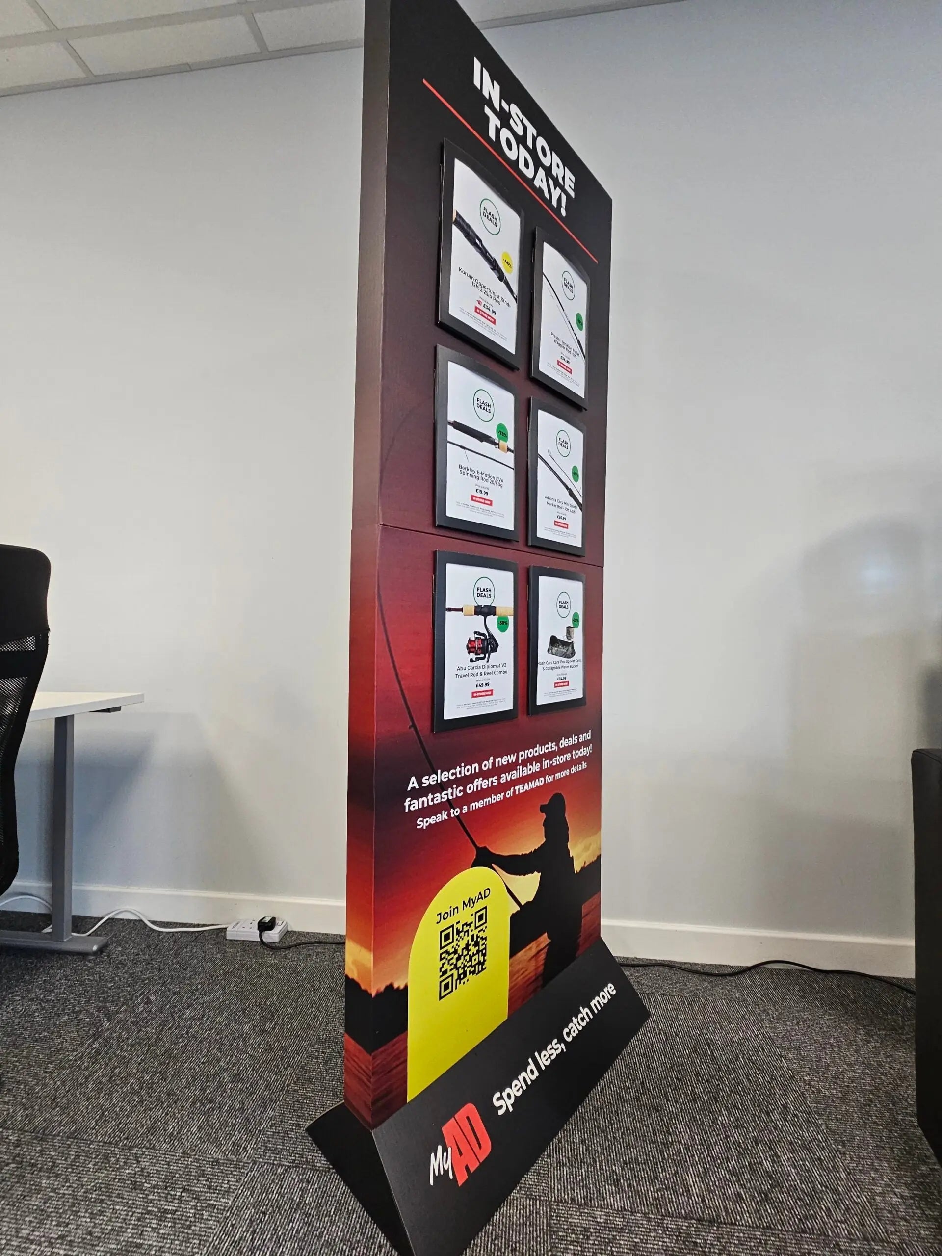 Sustainable Cardboard Bannerstand - Medium image
